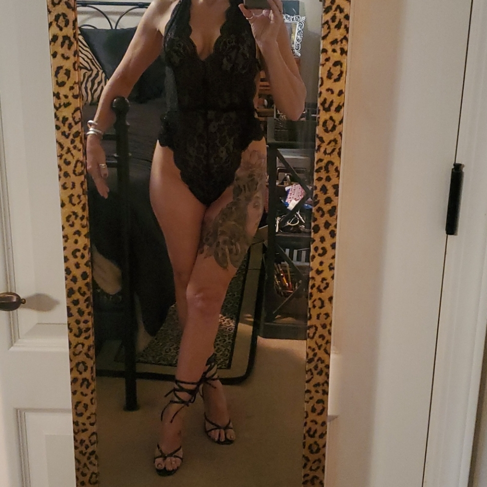 BEAUTIFUL Black Lace Bodysuit Size Small